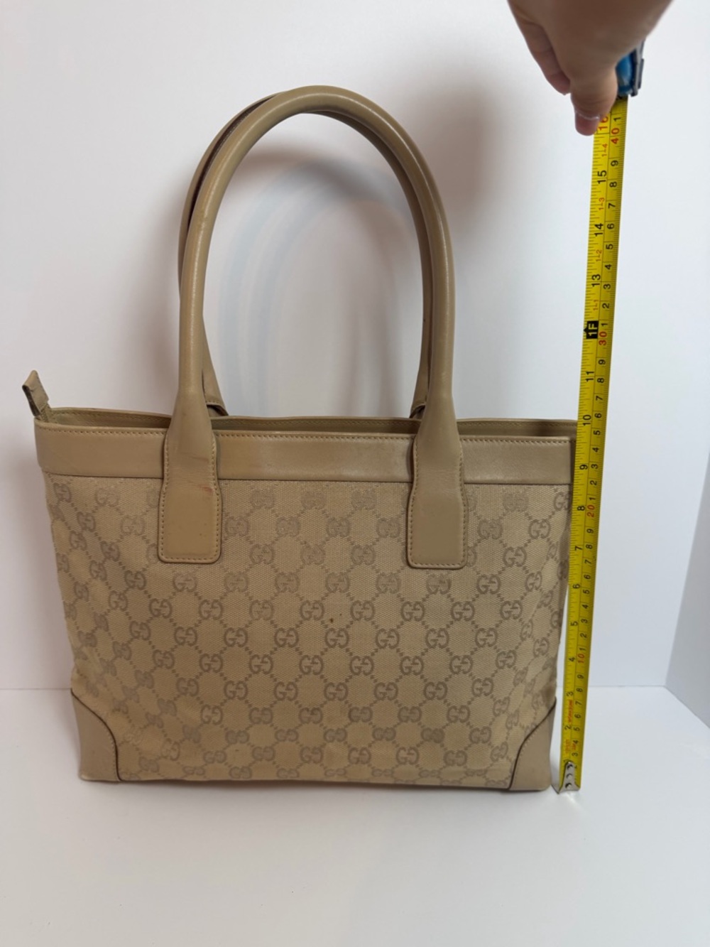 Gucci GG Canvas Tote Bag in Beige Canvas and Leather Trim - Picture 3 of 15